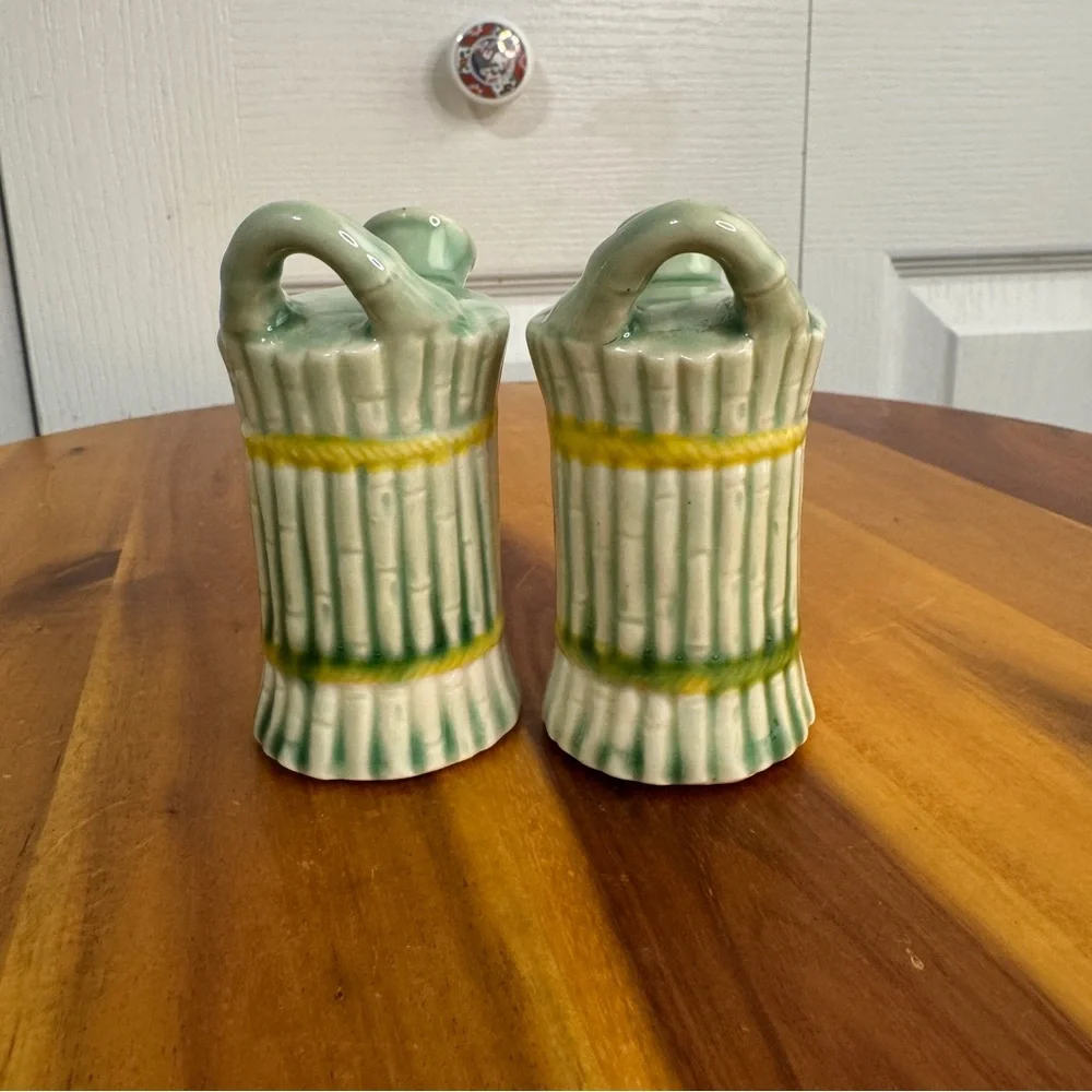 Vintage‎ hay bale watering can salt and pepper shaker set